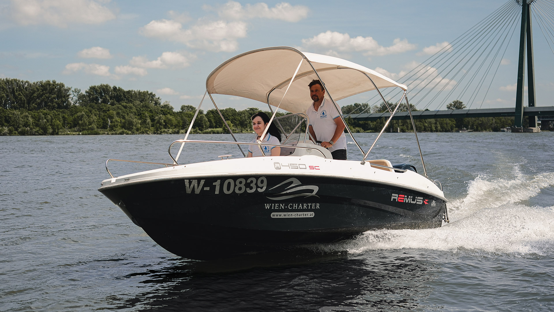 Motorbootfahrschule Wolf: Ihr Weg zum Bootsführerschein beginnt auf der Let’s Boat